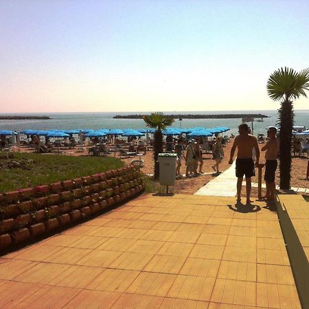 Airone Bianco Residence Village Lido delle Nazioni Buitenkant foto