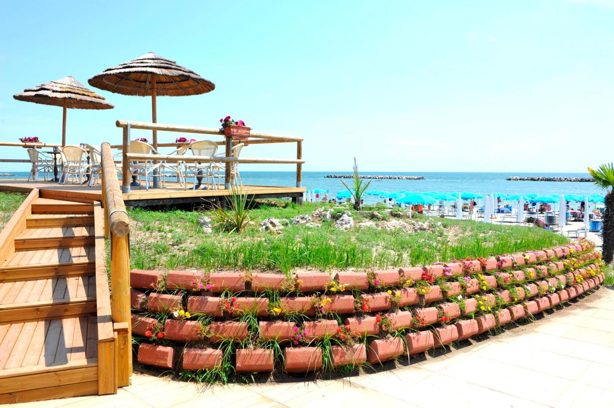Airone Bianco Residence Village Lido delle Nazioni Buitenkant foto